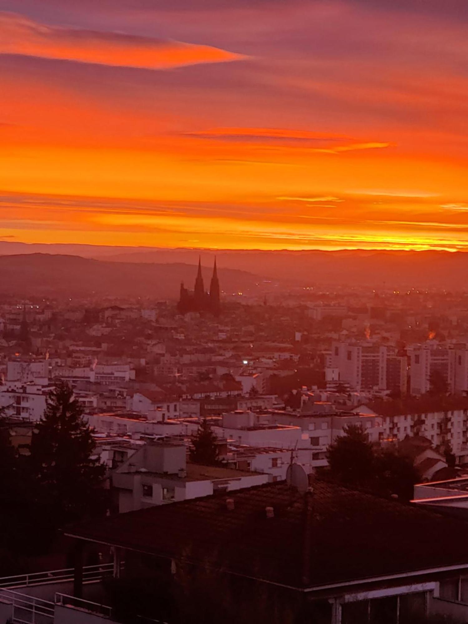 Entre Ville Et Nature - Les Hauts De Clermont Avec Garage Gratuit Clermont-Ferrand Exterior foto